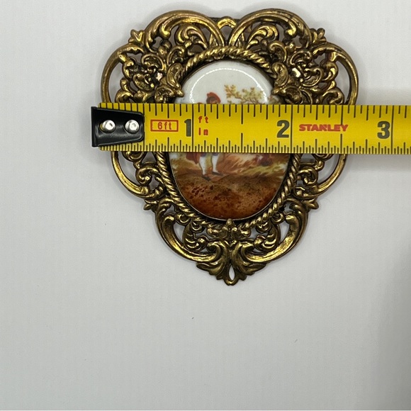 Vintage brooch painting couple gold engraved 1938 - Picture 5 of 8